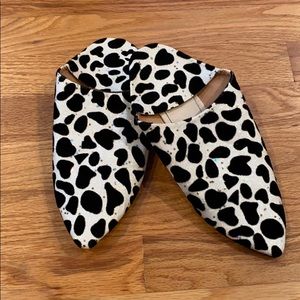 Rare Slip On Flat Pointy Slippers